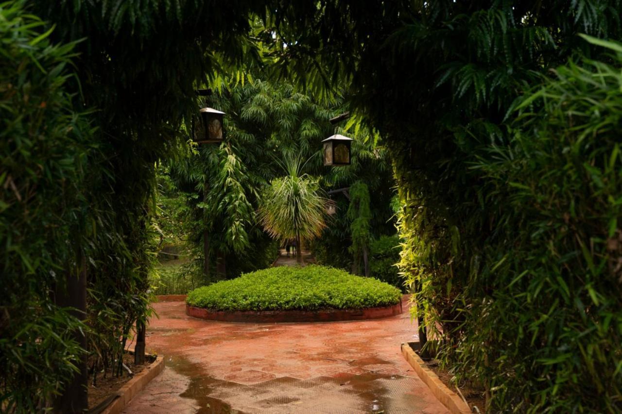 The Fern Ranthambore Forest Resort Rajasthan サワイ・マドプール エクステリア 写真